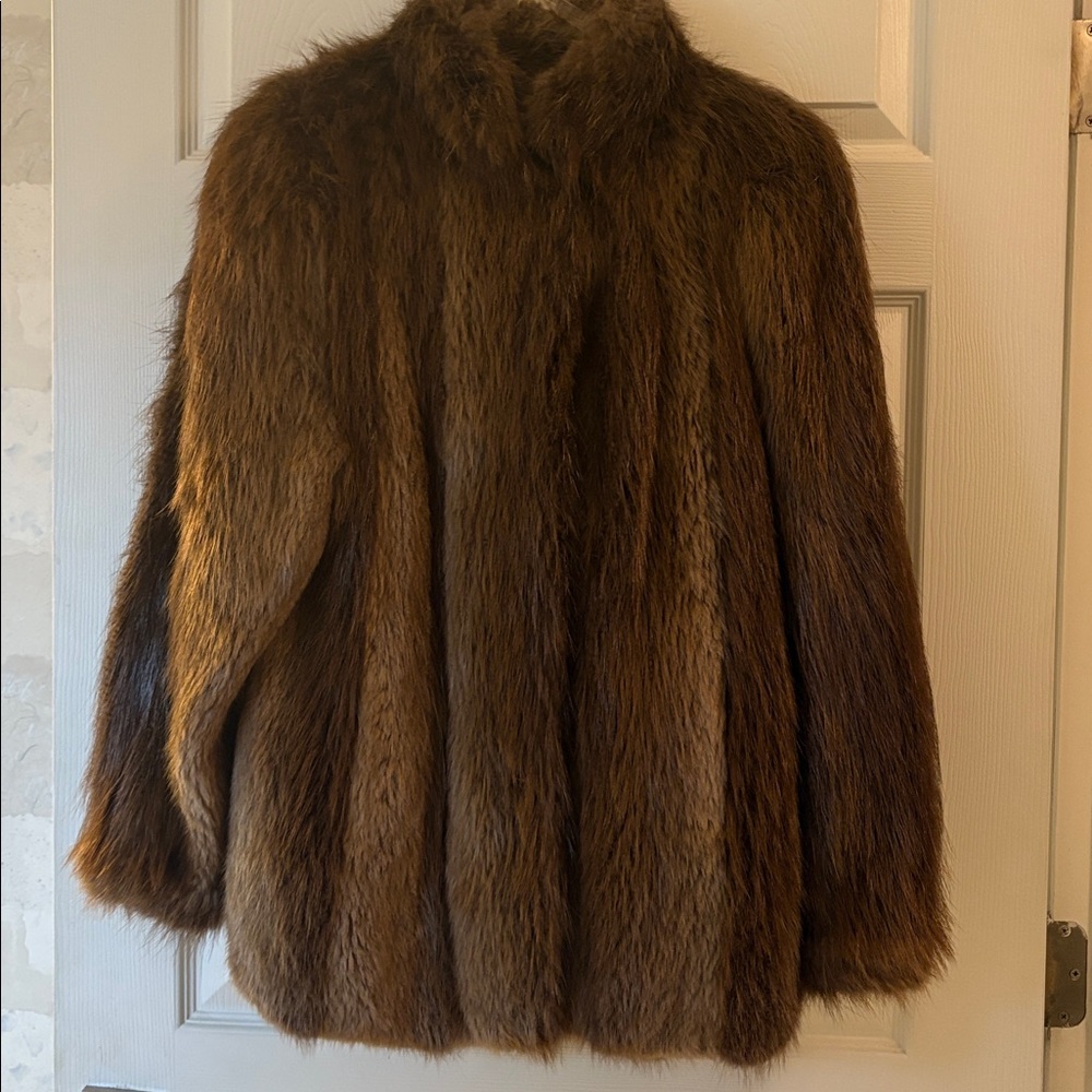 L.A. BEALLE Real fur coat. Gorgeous and warm. Hardly worn, vintage.Size S/M NFs